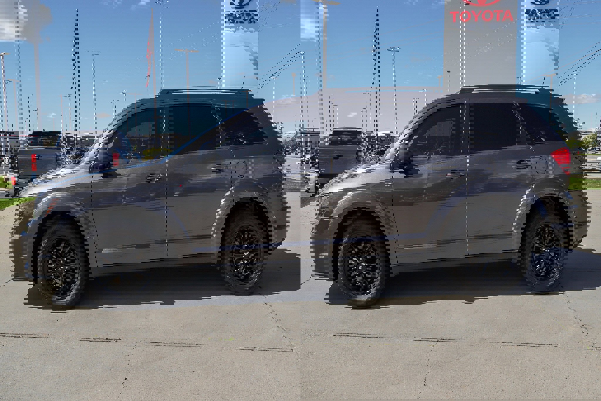 Used 2020 Dodge Journey SE w/ SE Popular Equipment Group image 5