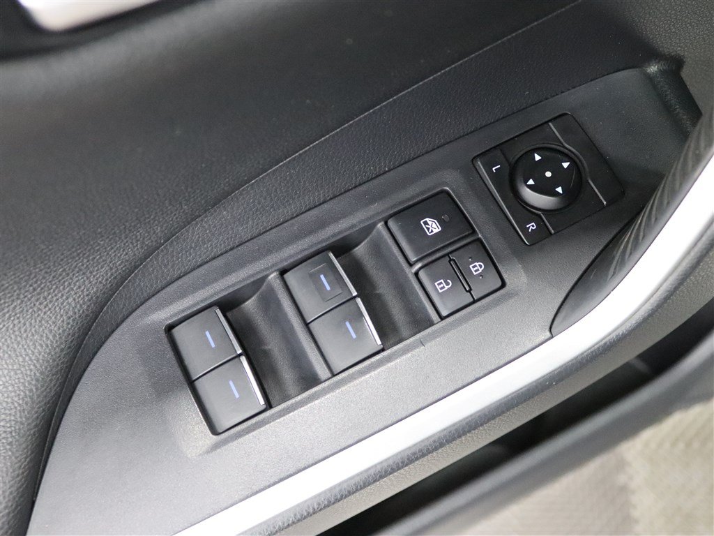 Used 2022 Toyota RAV4 Limited AWD/4WD image 33