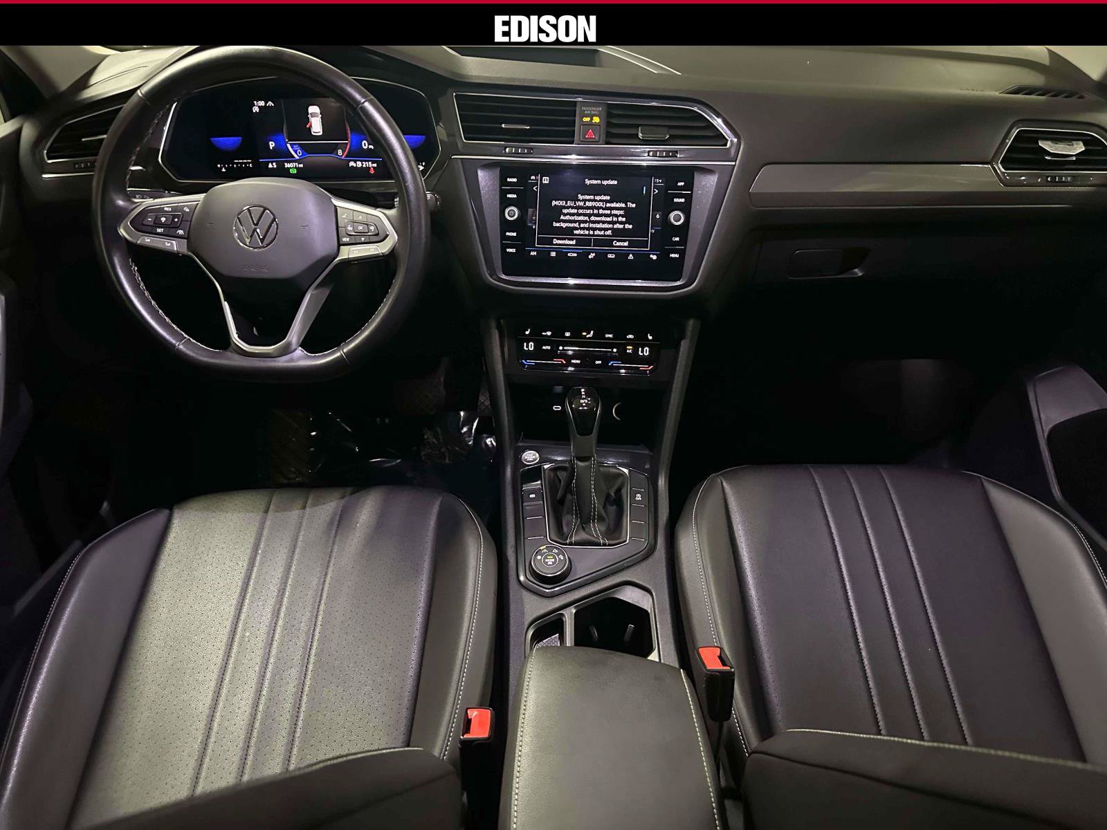 Used 2023 Volkswagen Tiguan SE w/ Panoramic Sunroof Package AWD/4WD image 12
