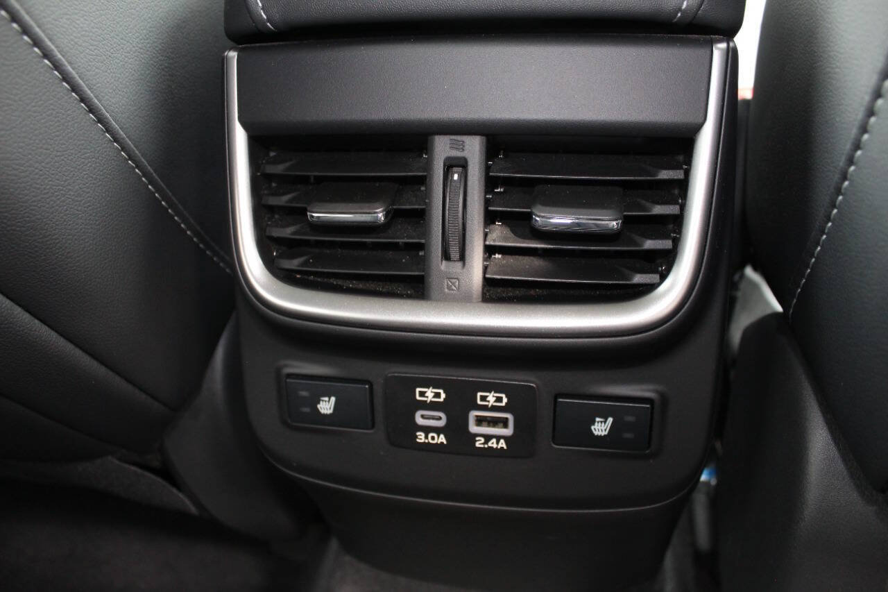 Used 2025 Subaru Outback Limited XT AWD/4WD image 13