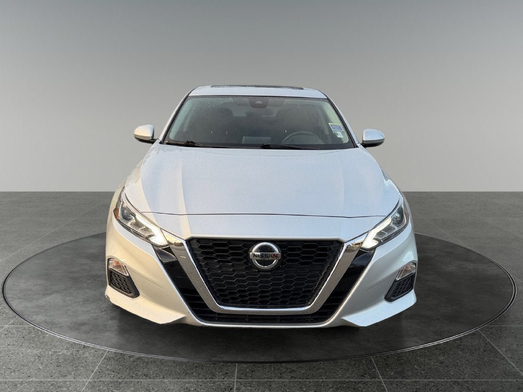 Used 2021 Nissan Altima 2.5 SV w/ SV Premium Package FWD image 2