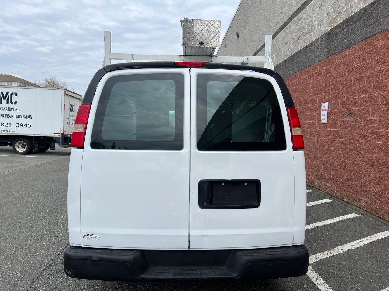 Used 2012 Chevrolet Express 2500 image 7
