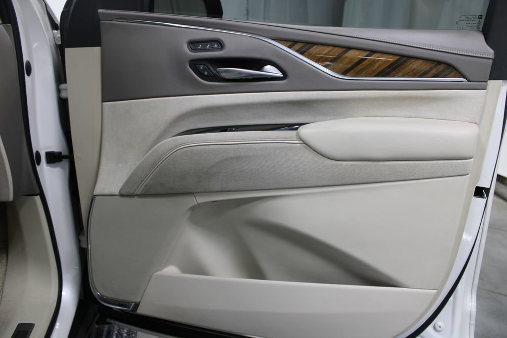 Used 2021 Cadillac Escalade Sport Platinum image 39