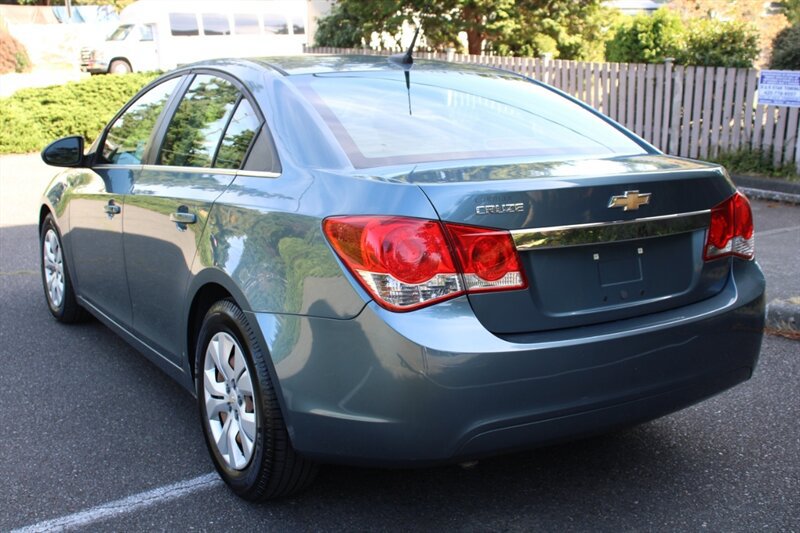 Used 2012 Chevrolet Cruze LS w/ Connectivity Package FWD image 4