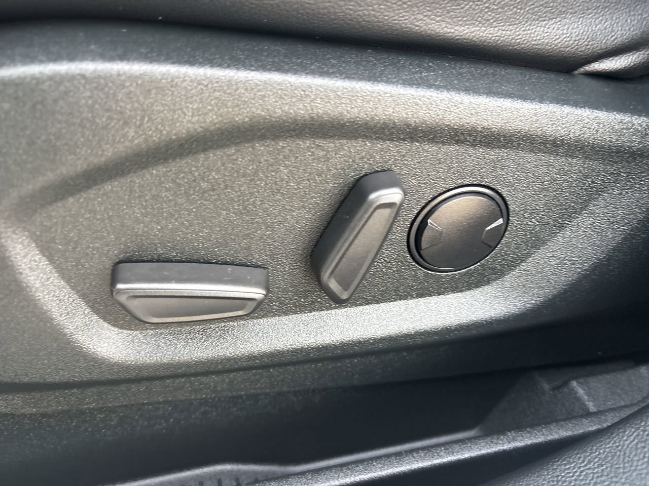 Used 2022 Ford Edge Titanium w/ Equipment Group 301A image 14