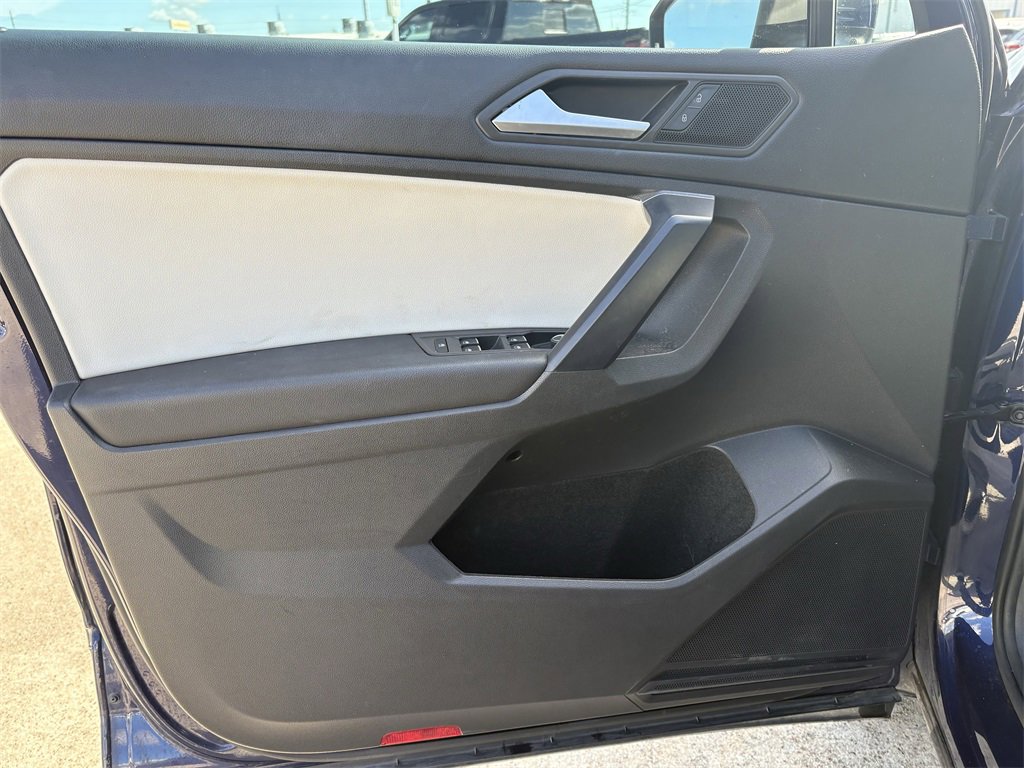 Used 2021 Volkswagen Tiguan SE image 10