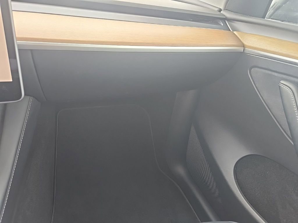 Used 2023 Tesla Model Y Long Range image 17