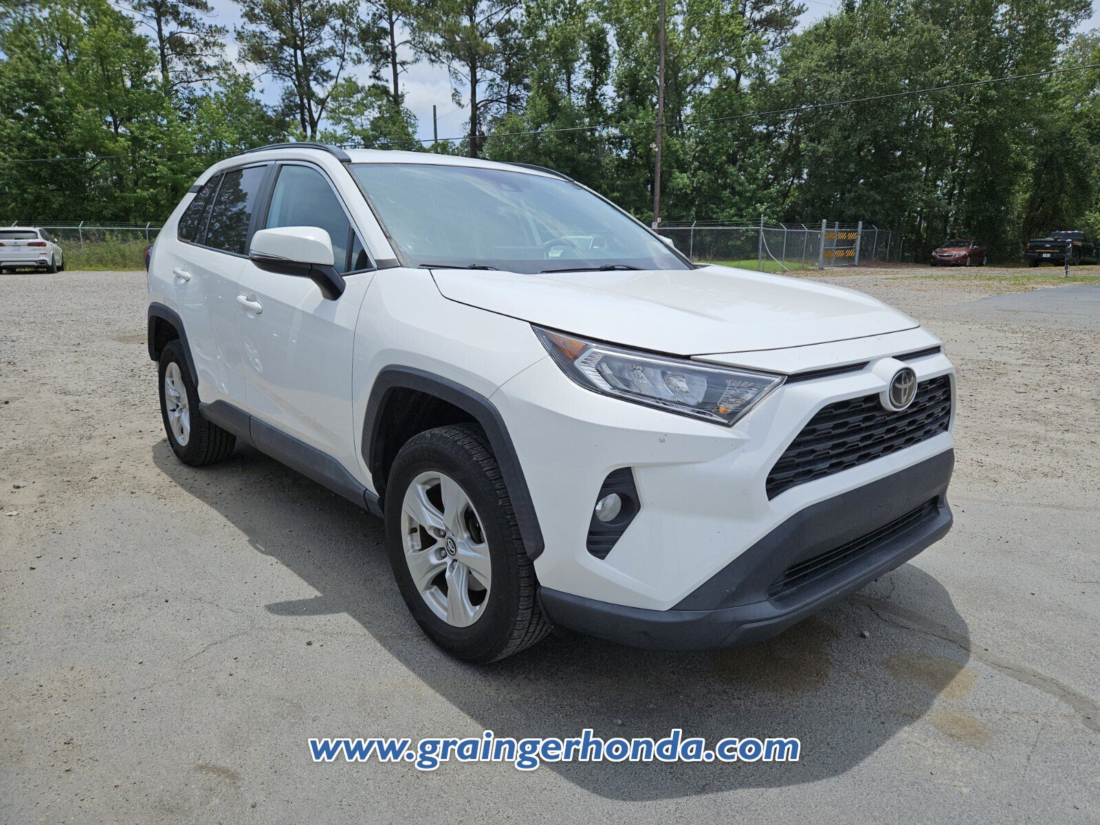 Used 2020 Toyota RAV4 XLE FWD image 5