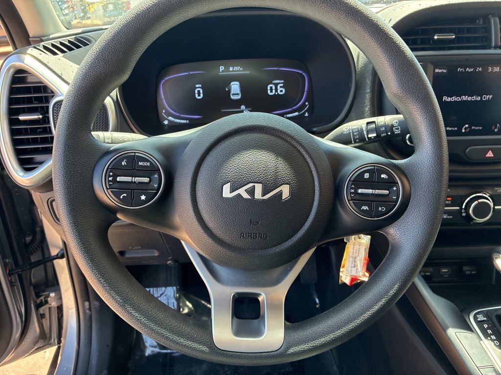 Used 2025 Kia Soul LX FWD image 24