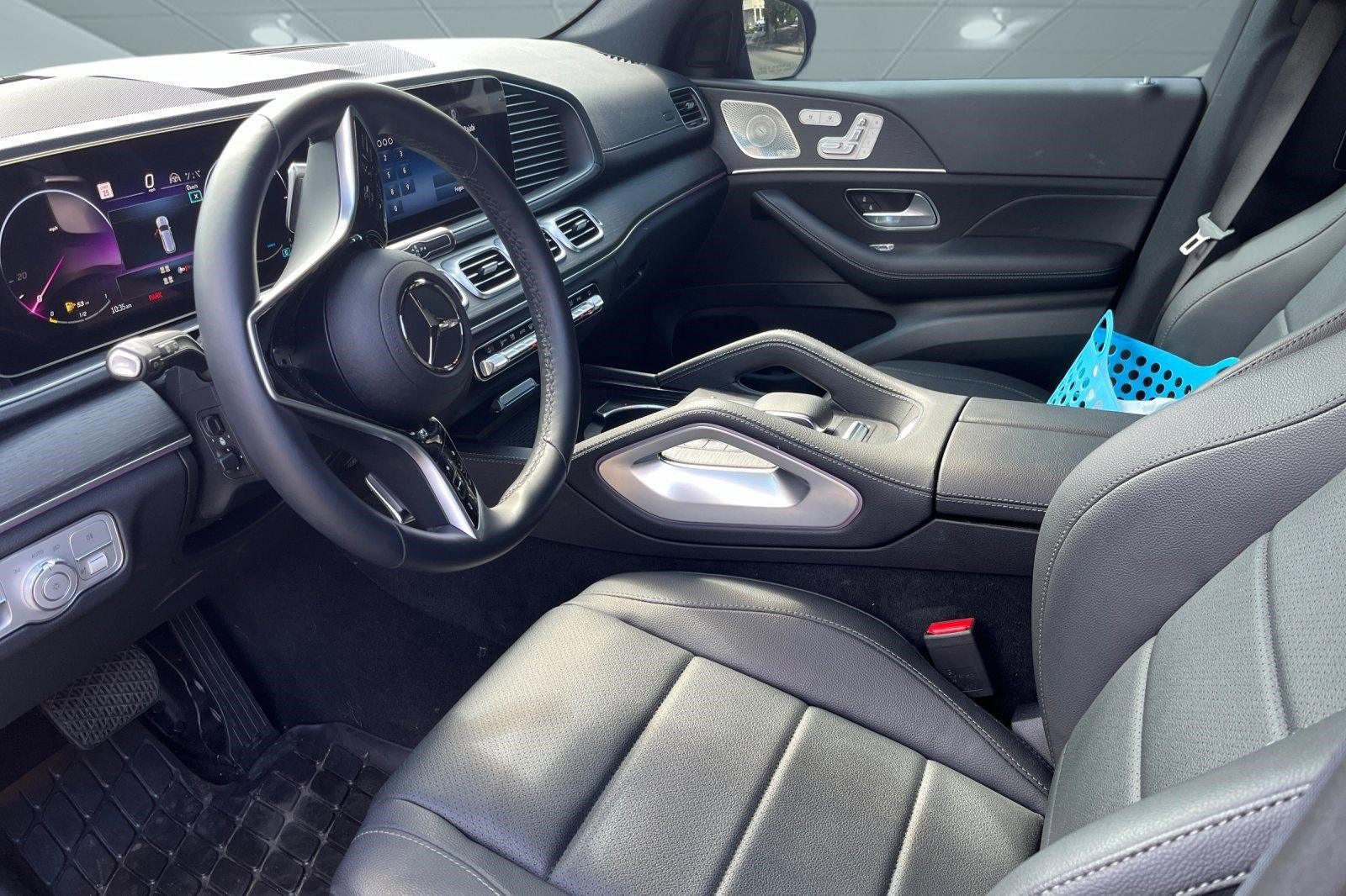 Used 2024 Mercedes-Benz GLS 450 4MATIC image 3