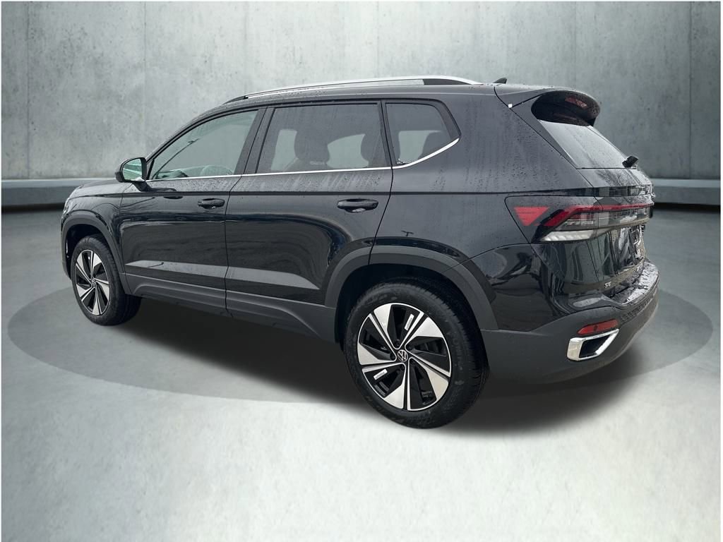 New 2026 Volkswagen Taos SE image 3