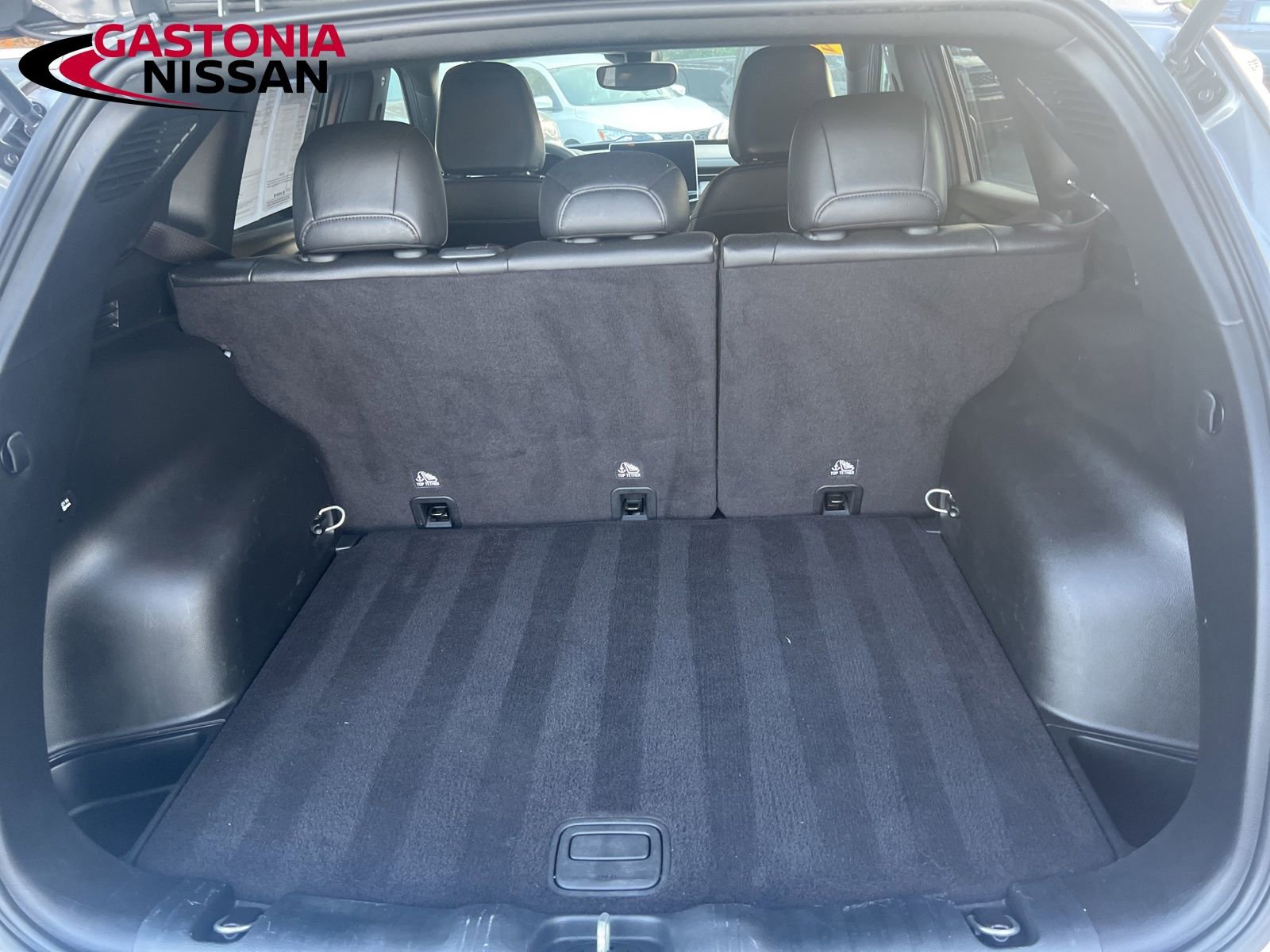 Used 2024 Jeep Compass Latitude image 34