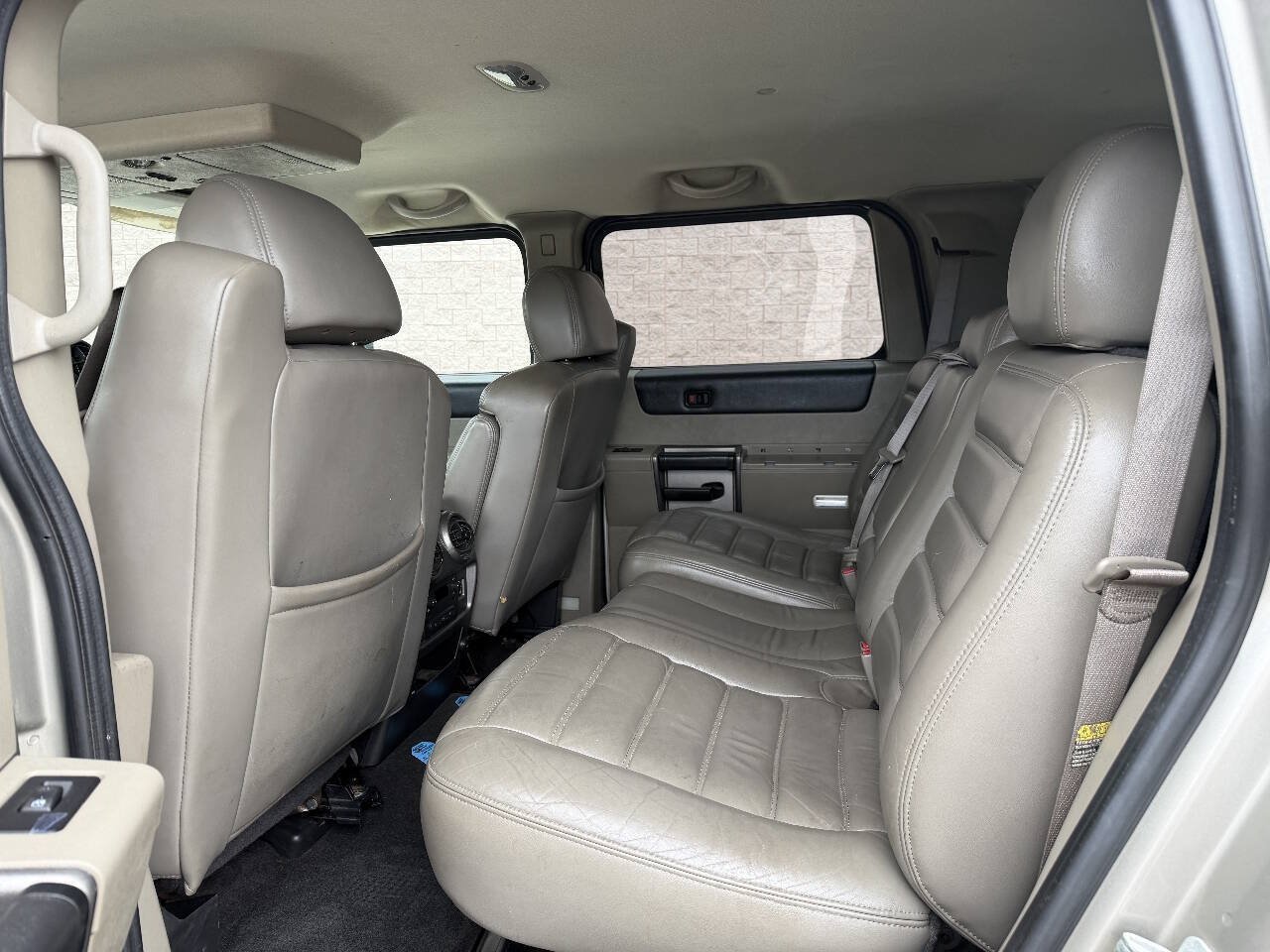 Used 2004 HUMMER H2 w/ Preferred Equipment Group AWD/4WD image 8