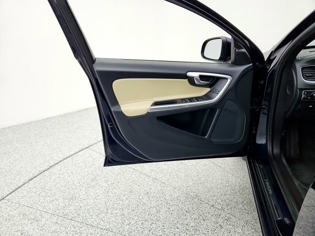 Used 2016 Volvo S60 T5 Premier w/ Convenience Package image 25