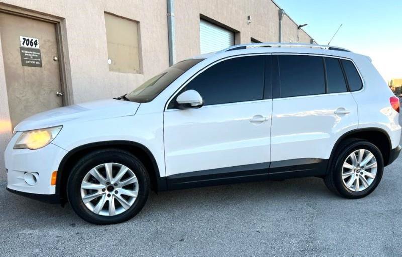 Used 2009 Volkswagen Tiguan SEL FWD image 9