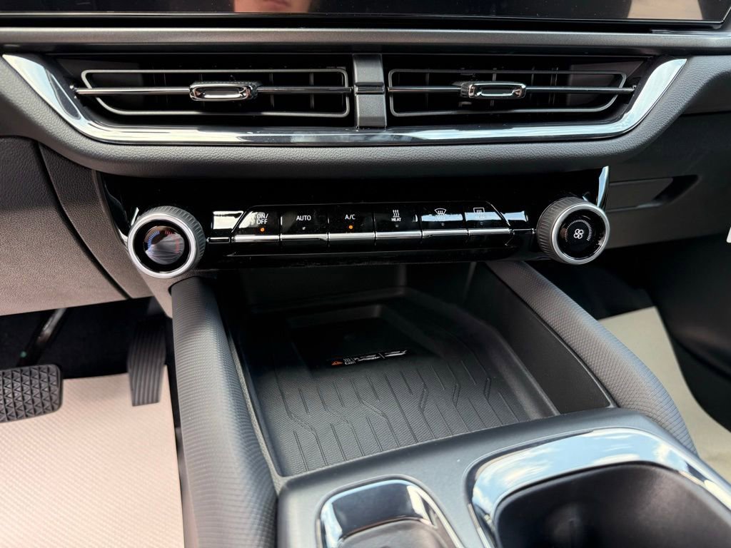 New 2025 Chevrolet Equinox EV RS image 15