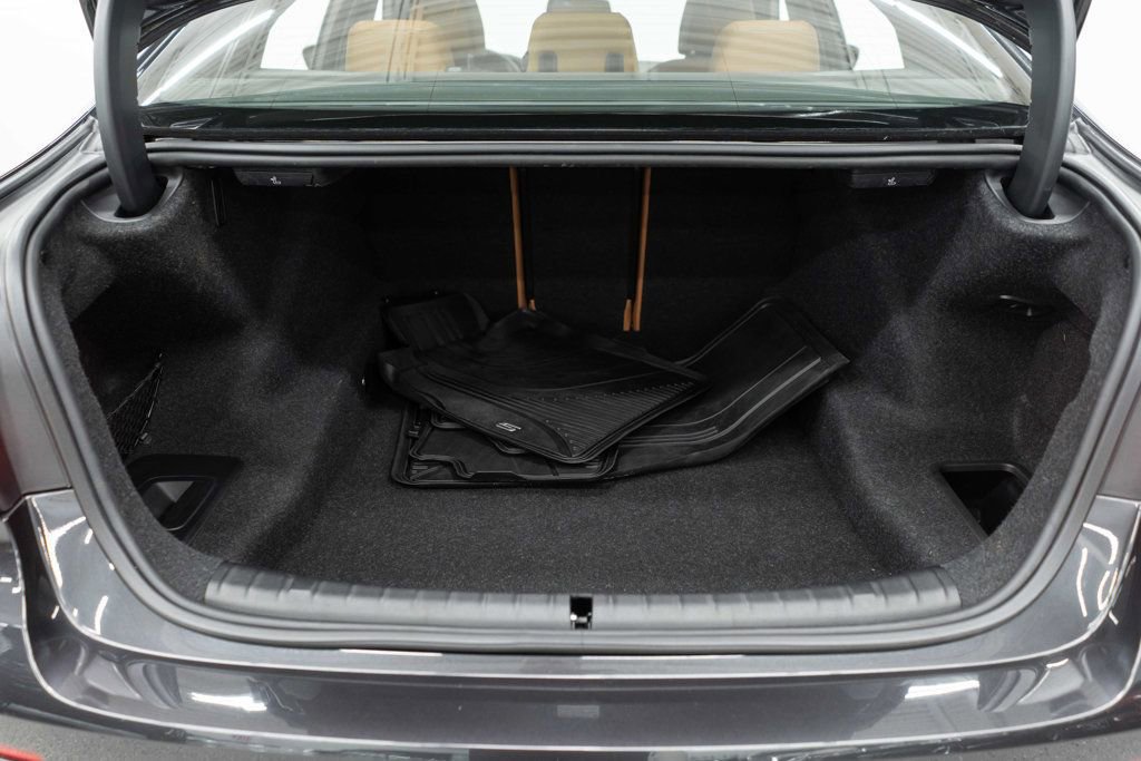 Used 2022 BMW 530i xDrive w/ Premium Package image 35