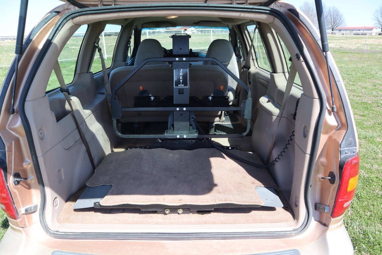 Used 1995 Ford Windstar LX FWD image 24