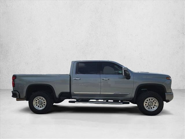 Used 2024 Chevrolet Silverado 2500 High Country w/ High Country Premium Package AWD/4WD image 4
