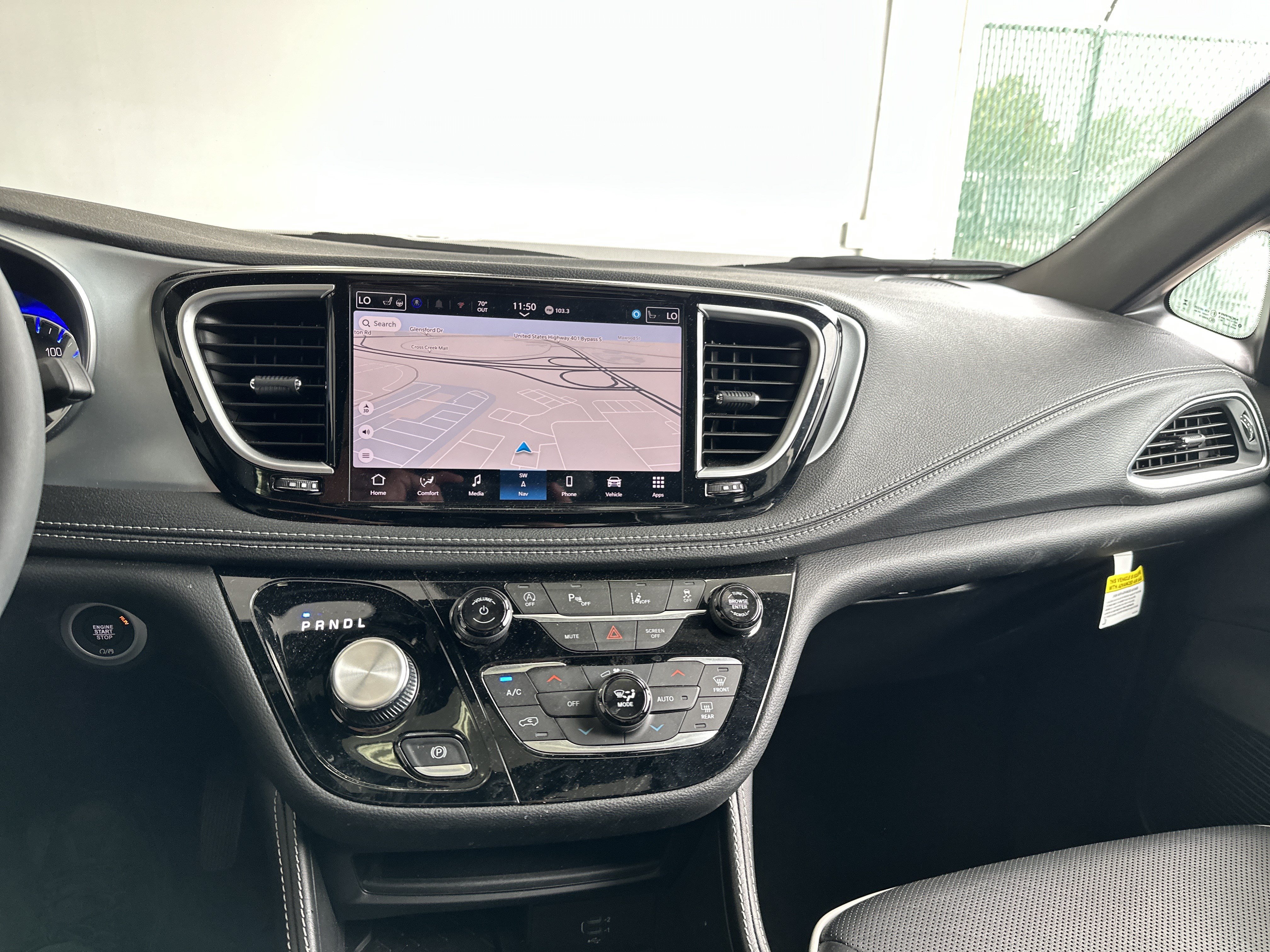 Used 2026 Chrysler Pacifica Limited FWD image 28