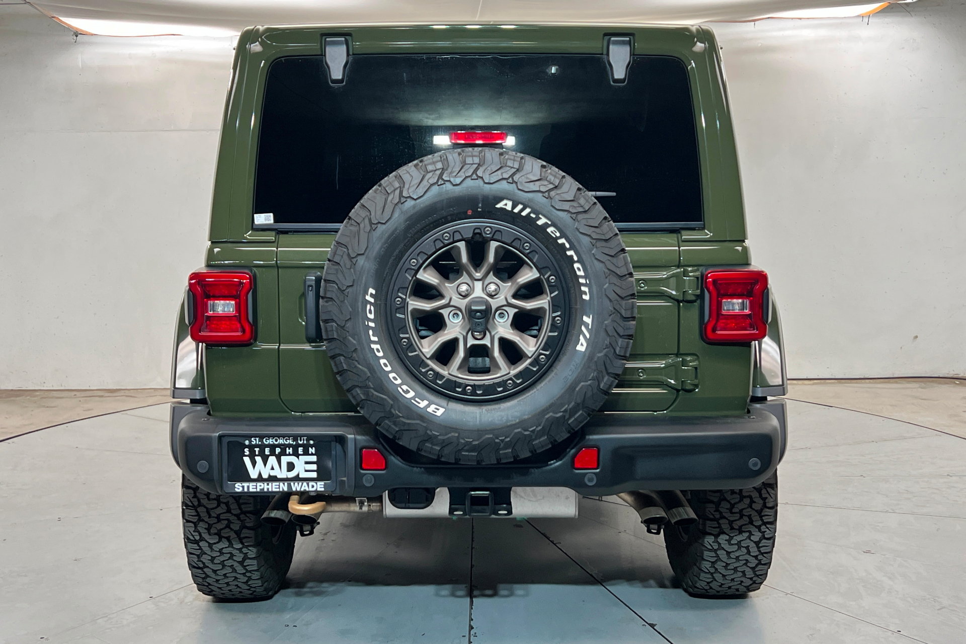 Used 2023 Jeep Wrangler Unlimited Rubicon 392 w/ Trailer Tow Package AWD/4WD image 5