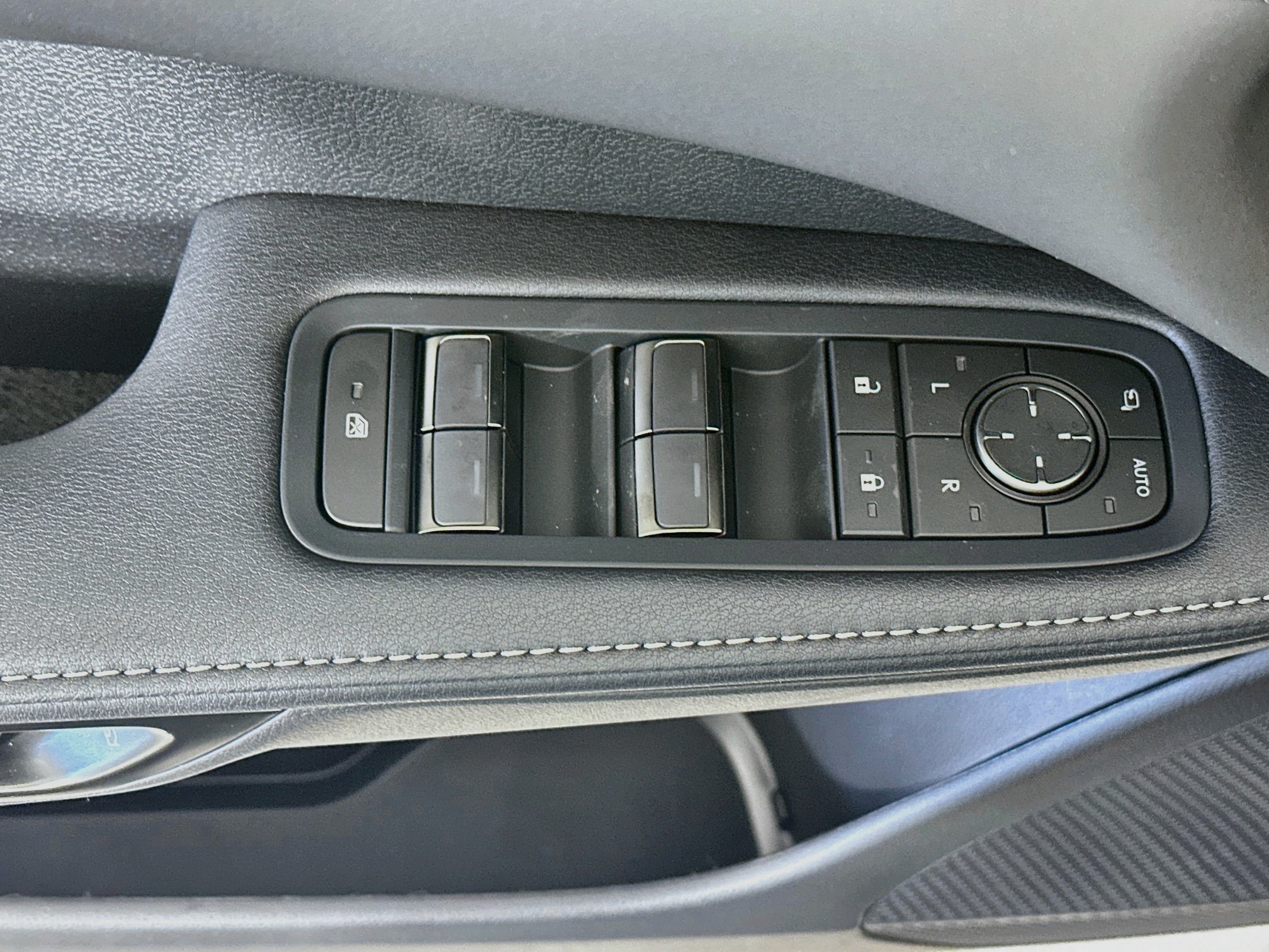 New 2026 Lexus RX 350h w/ Convenience Package AWD/4WD image 17