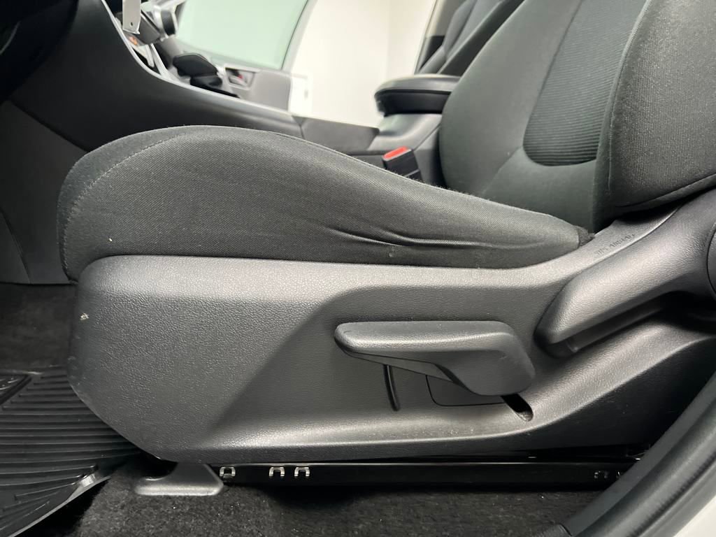 Used 2023 Toyota RAV4 LE image 10