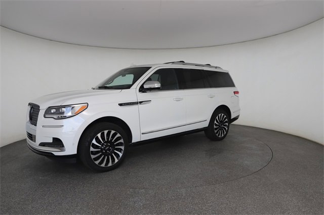 Used 2024 Lincoln Navigator Black Label image 3
