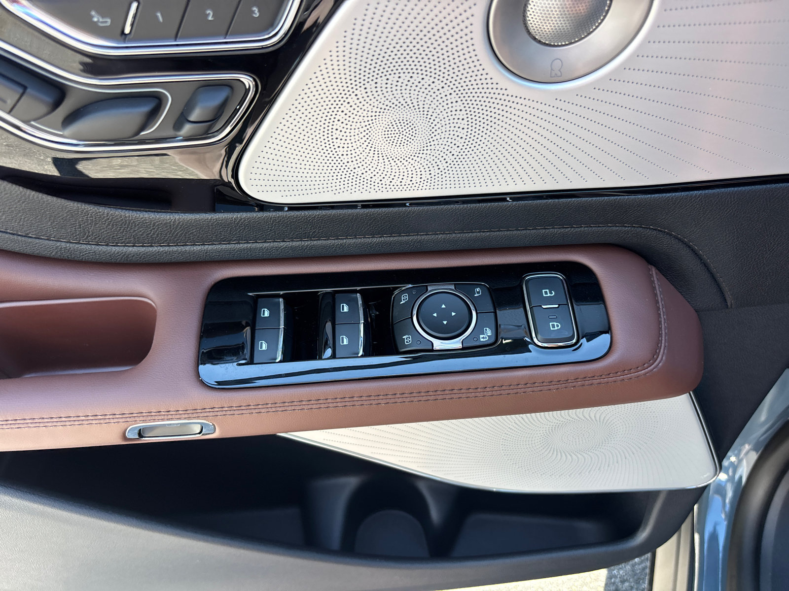 New 2026 Lincoln Aviator Reserve AWD/4WD image 13