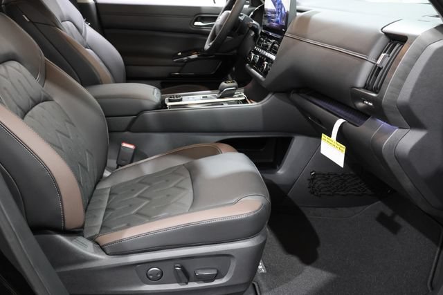 New 2026 Nissan Pathfinder Platinum w/ Cargo Package AWD/4WD image 19