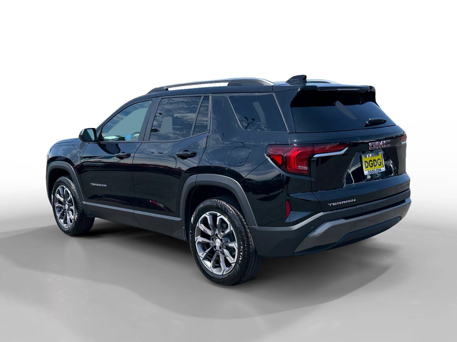 Used 2026 GMC Terrain Elevation w/ Elevation Premium Package FWD image 3