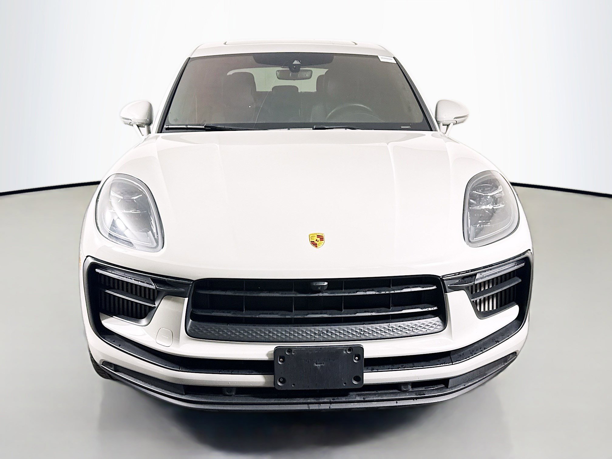 Used 2022 Porsche Macan S w/ Premium Package Plus image 2