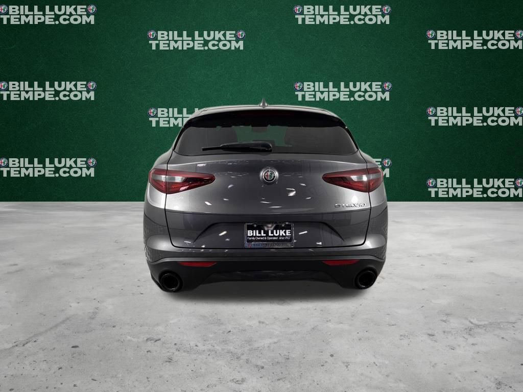 Used 2023 Alfa Romeo Stelvio Sprint image 6