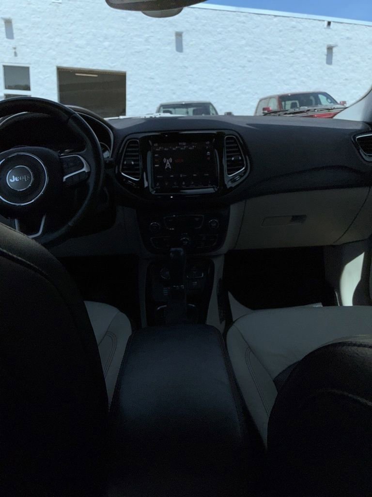Used 2018 Jeep Compass Limited w/ Navigation Group AWD/4WD image 28