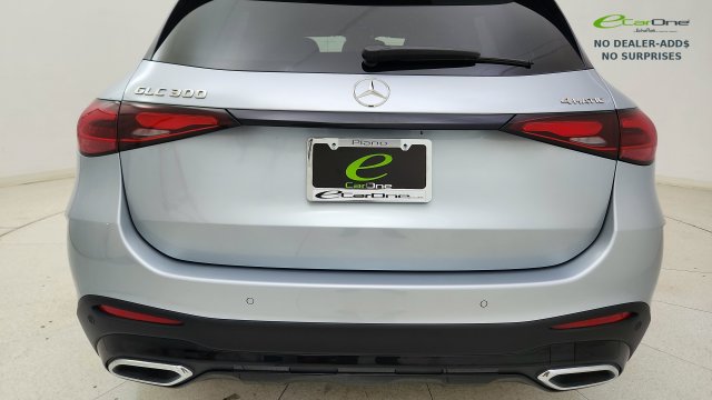 Used 2025 Mercedes-Benz GLC 300 4MATIC image 27