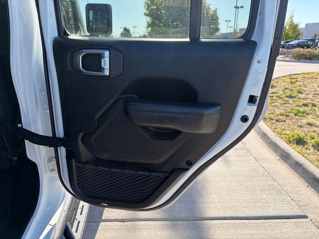 Used 2020 Jeep Gladiator Rubicon AWD/4WD image 15