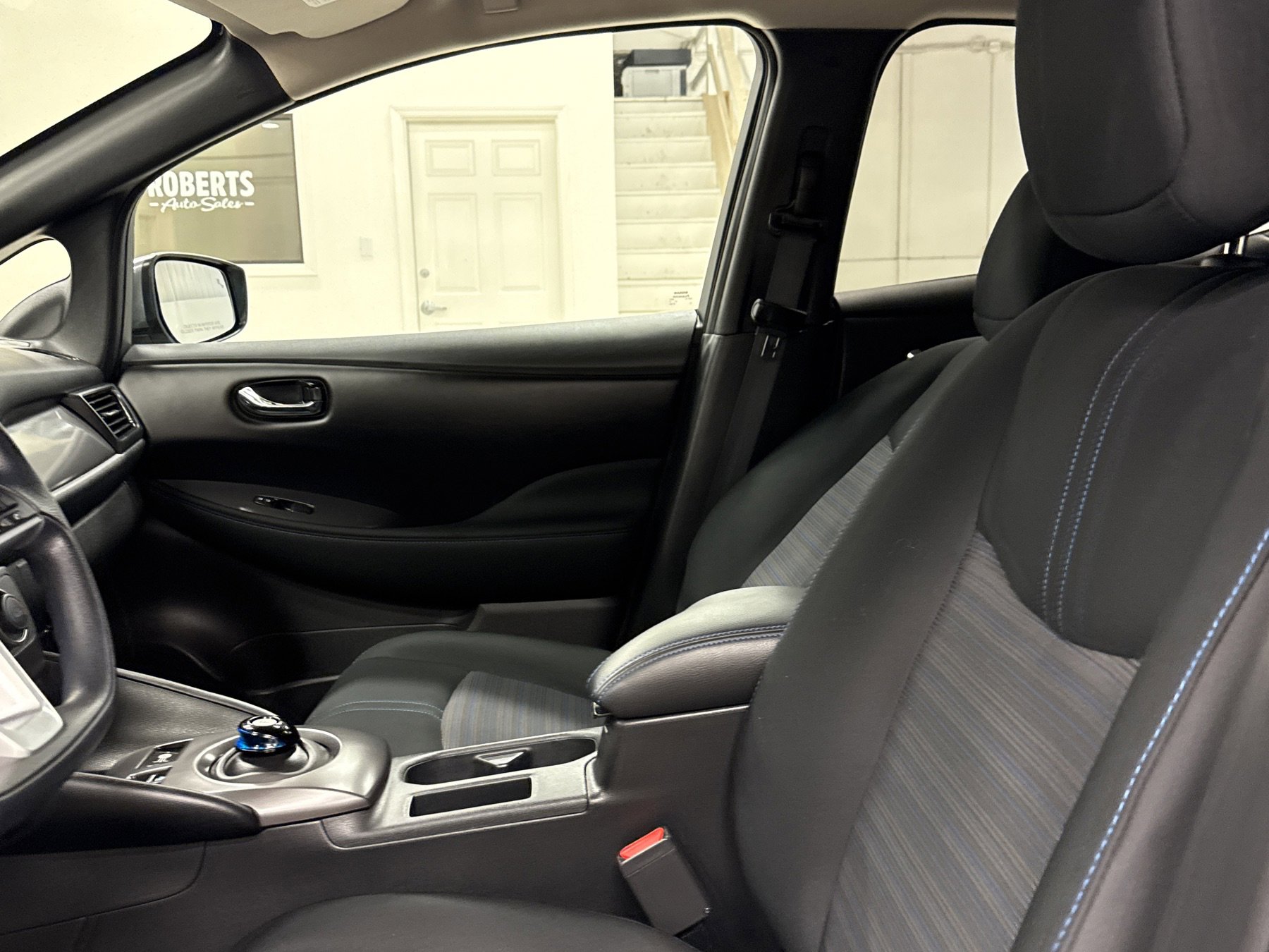 Used 2024 Nissan Leaf S image 4