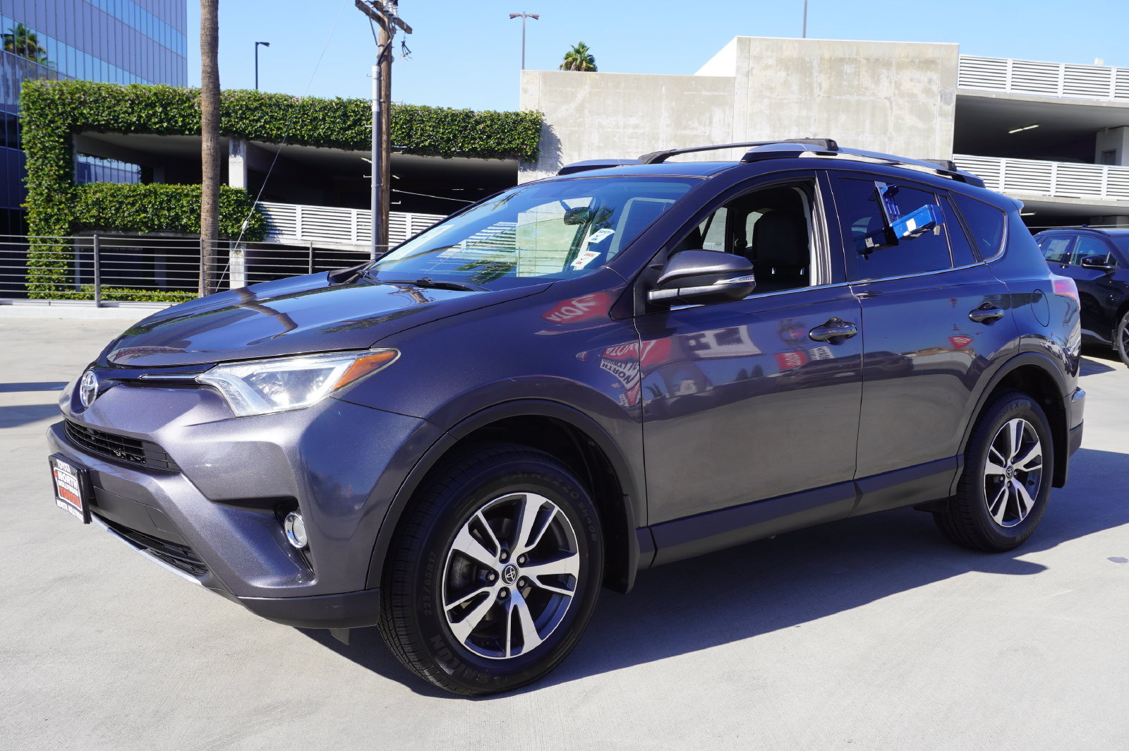 Used 2016 Toyota RAV4 XLE AWD/4WD image 4