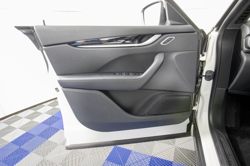 Used 2023 Maserati Levante Modena image 13