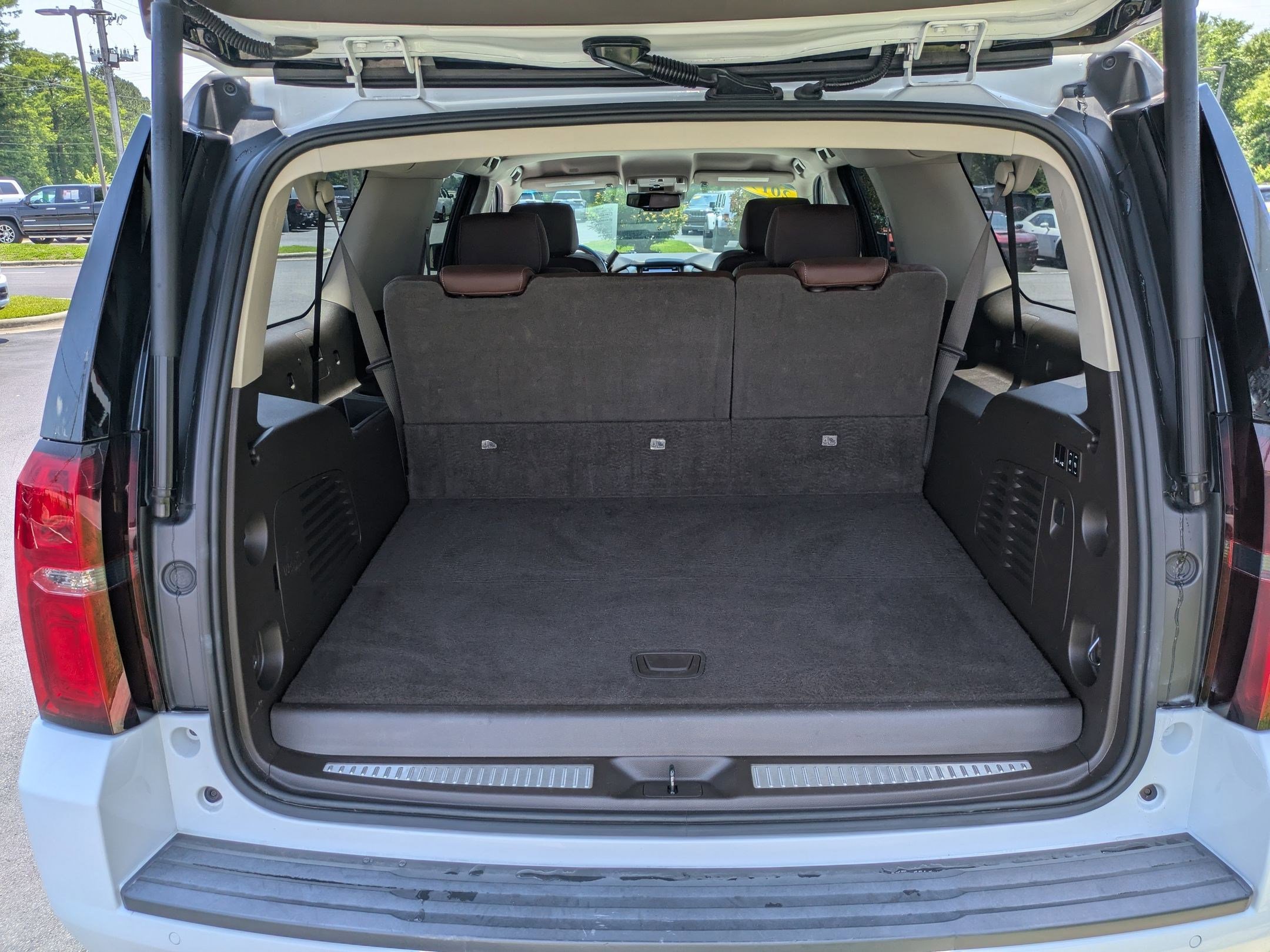 Used 2019 Chevrolet Suburban Premier w/ RST 6.2L Performance Edition image 32