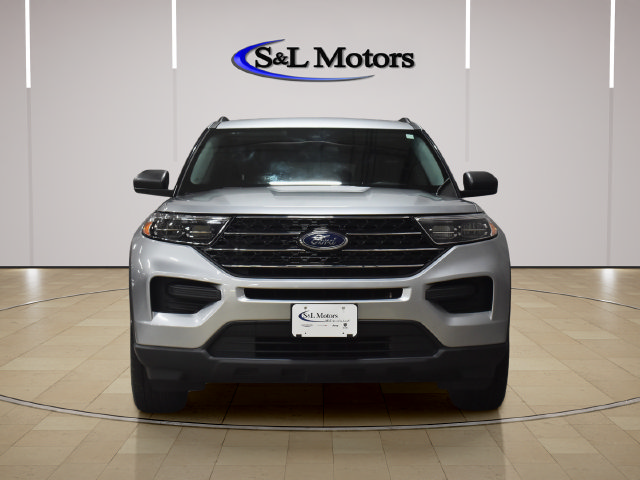 Used 2024 Ford Explorer XLT w/ Class IV Trailer Tow Package AWD/4WD image 2