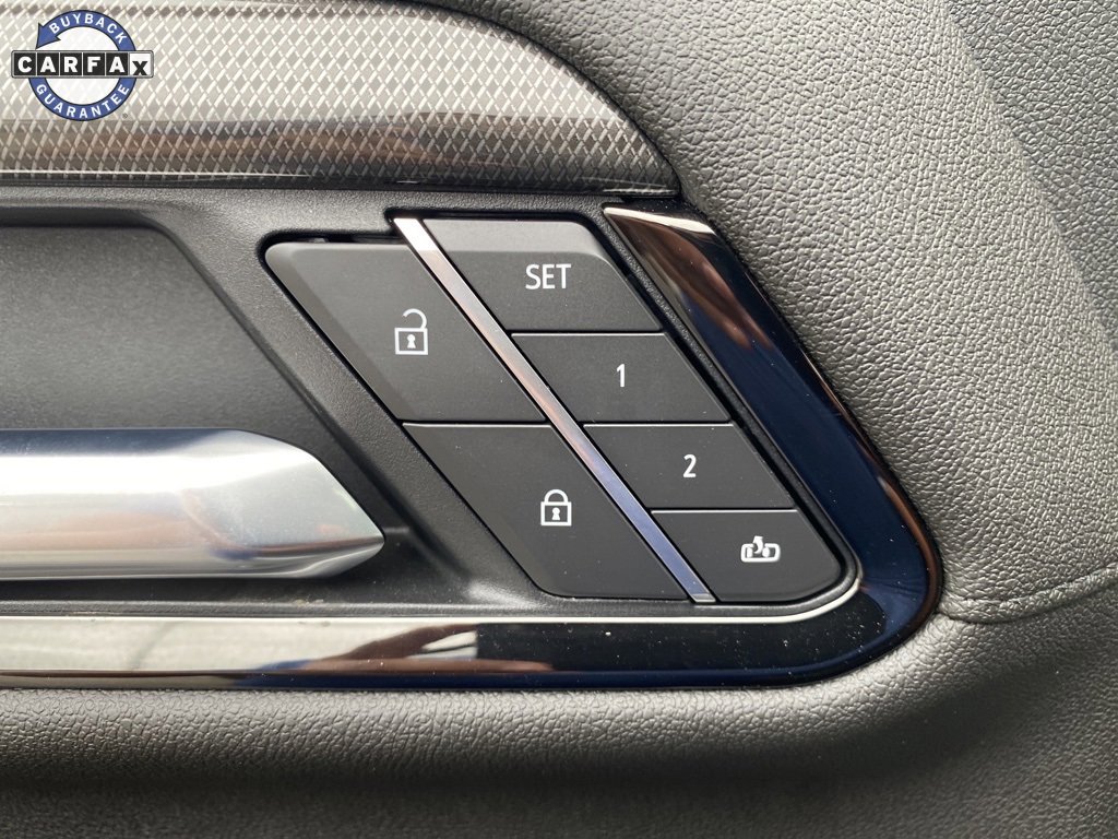 Used 2025 GMC Sierra 2500 AT4 image 30