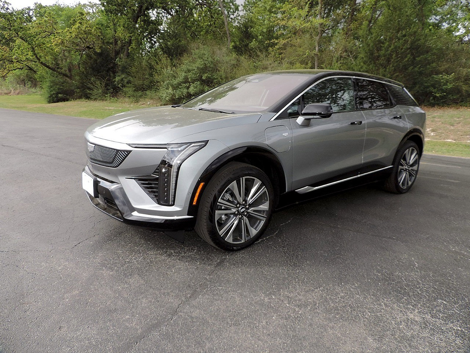 New 2026 Cadillac Optiq Luxury 2 AWD/4WD image 1