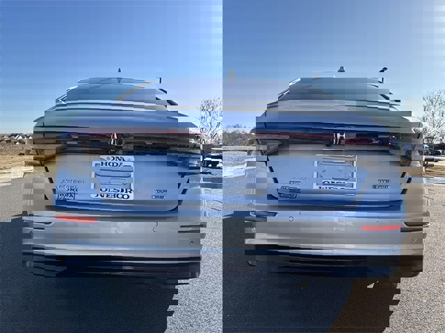Used 2024 Honda Accord Touring image 4