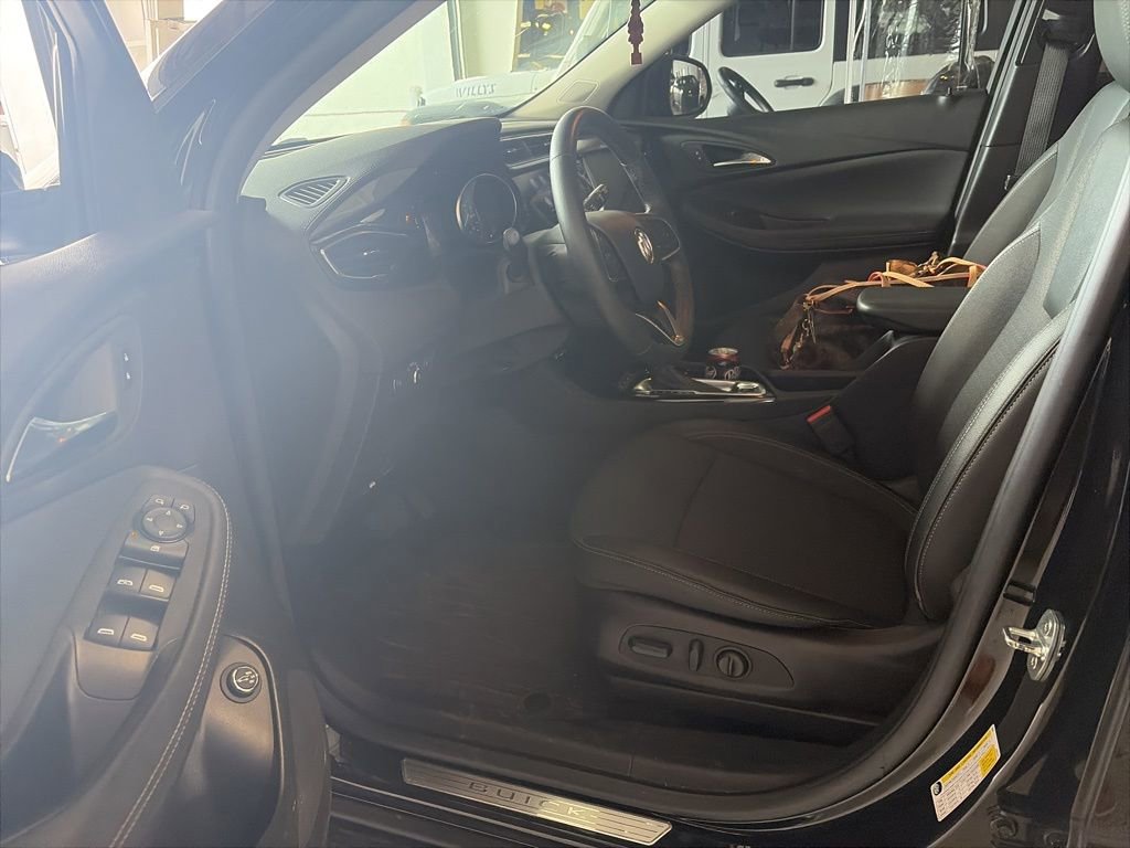 Used 2023 Buick Encore GX Select w/ Sport Touring Package image 5