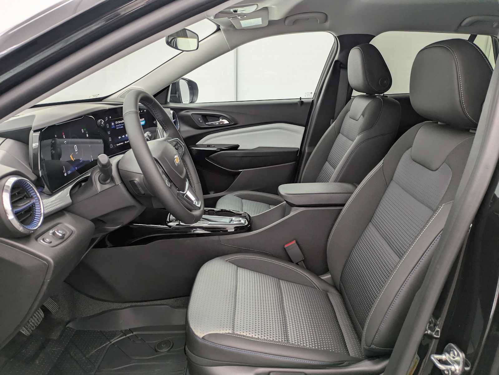 New 2026 Chevrolet Trax LT w/ Driver Confidence Package FWD image 17