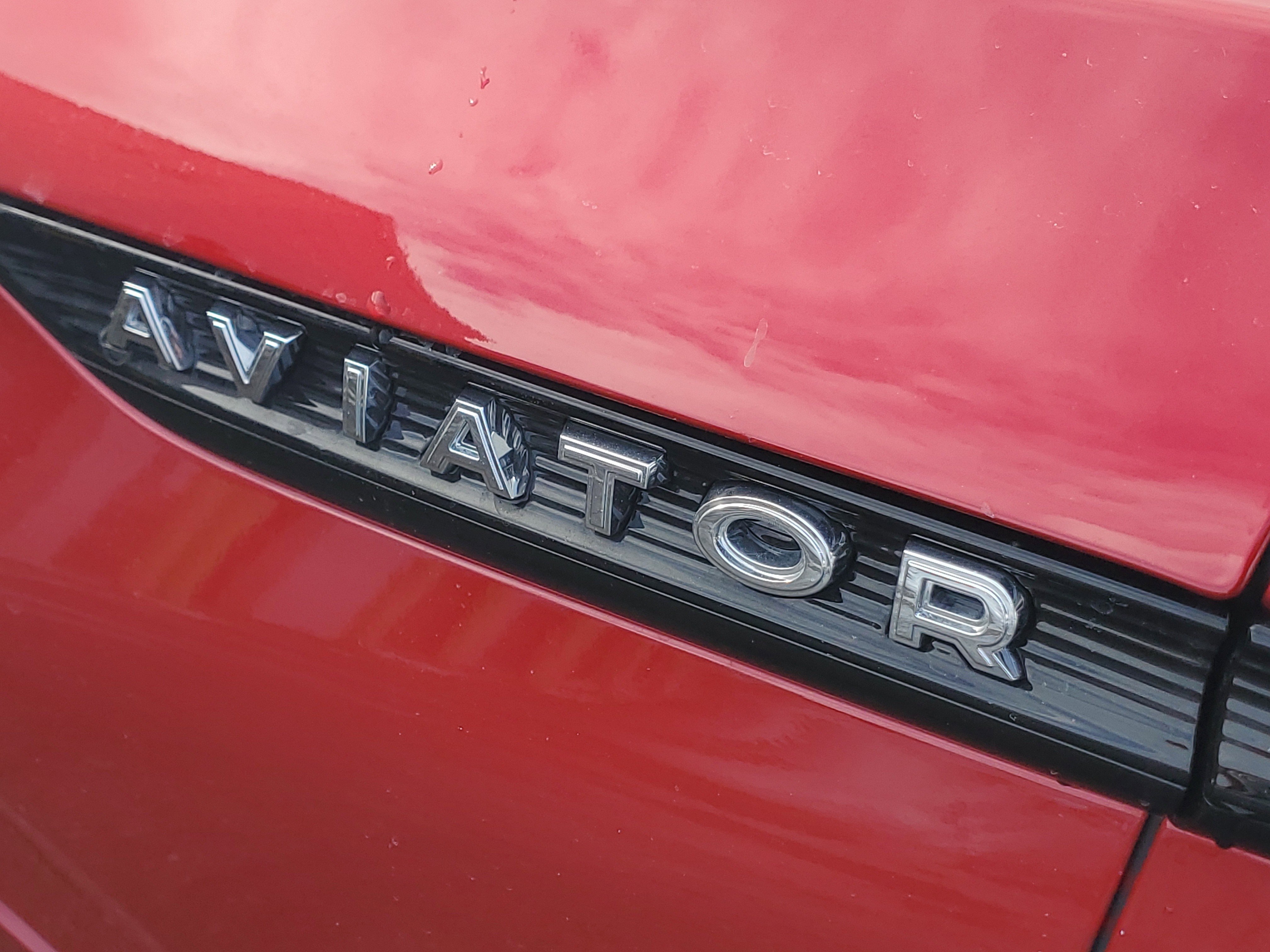 New 2025 Lincoln Aviator AWD w/ Jet Appearance Package image 7