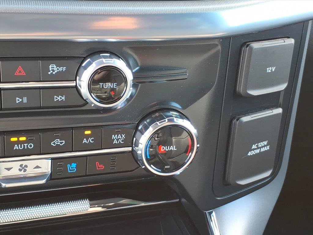 Used 2025 Ford F150 Lariat w/ Equipment Group 502A High AWD/4WD image 33