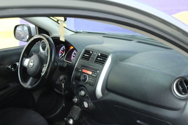 Used 2014 Nissan Versa SV FWD image 12