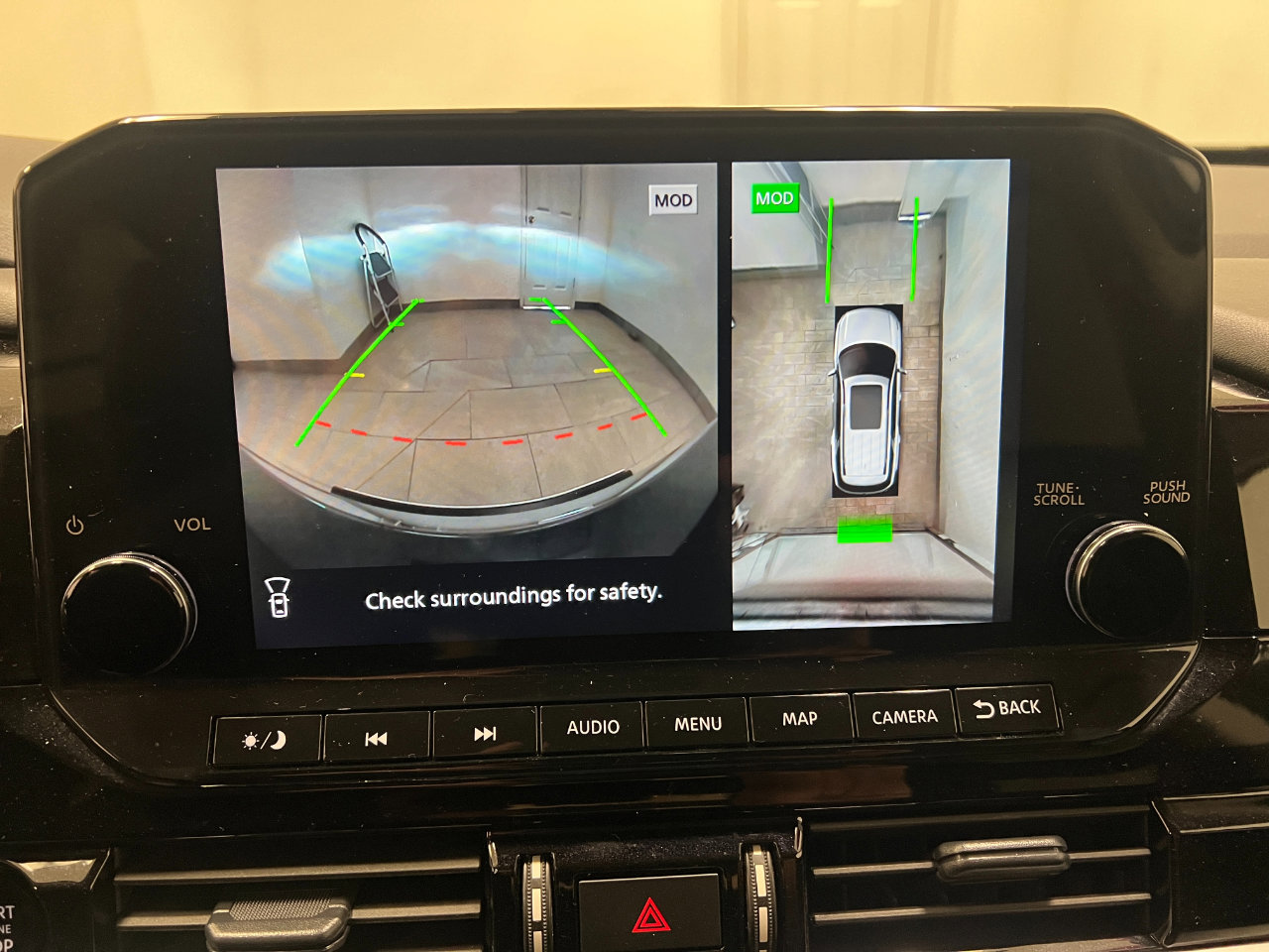 Used 2025 Nissan Pathfinder SL image 48